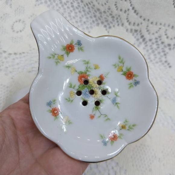 (2) Vintage Porcelain Tea Bag Strainer Floral Flower Pattern Gold Rim 3" - Picture 3 of 5